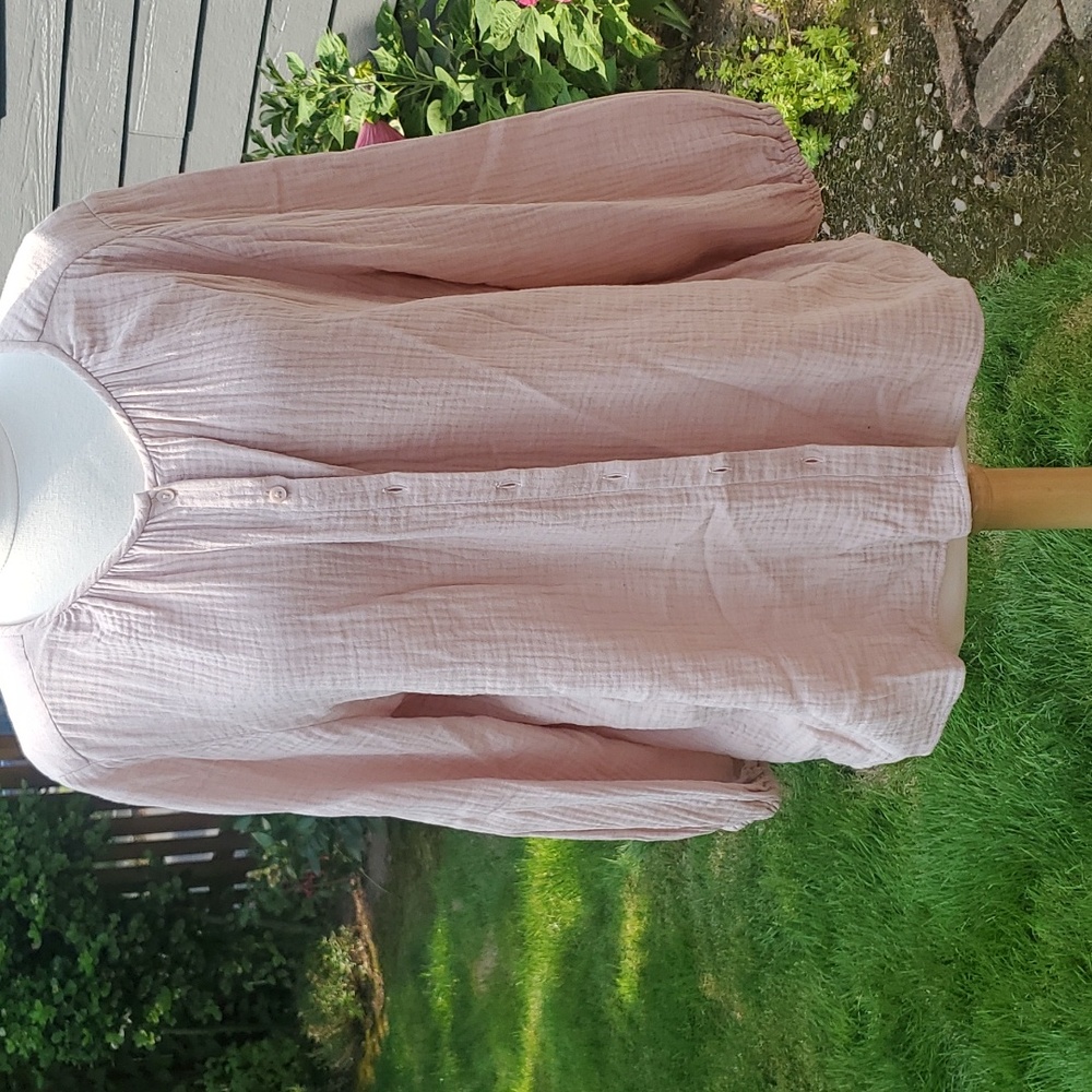 Flowy gauze top